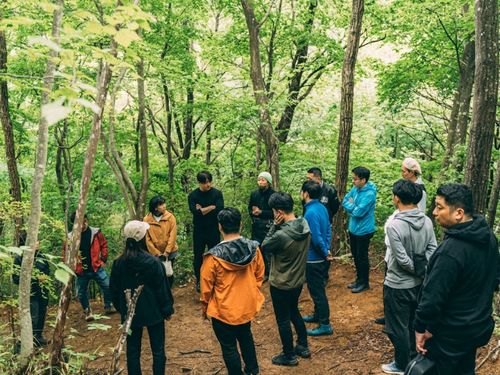 山での暮らしを伝える研修などを実施しています