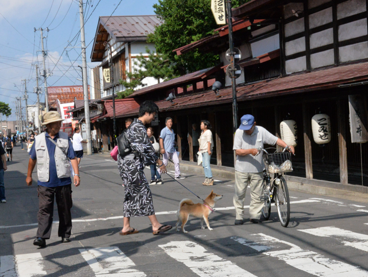 黒石市