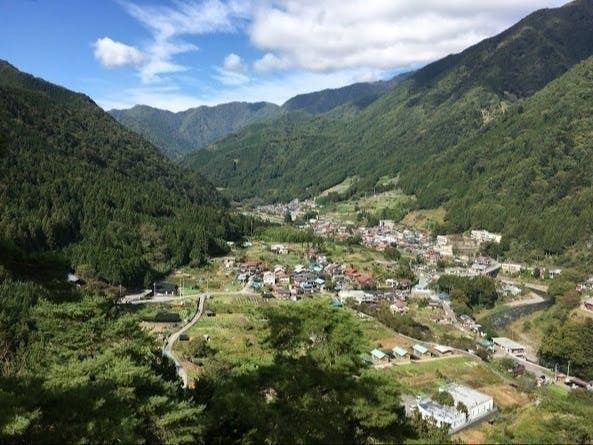 丹波山村