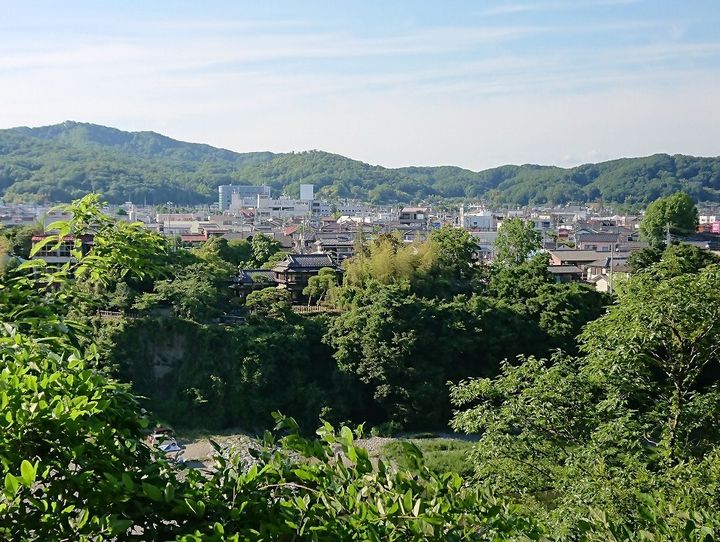 寄居町
